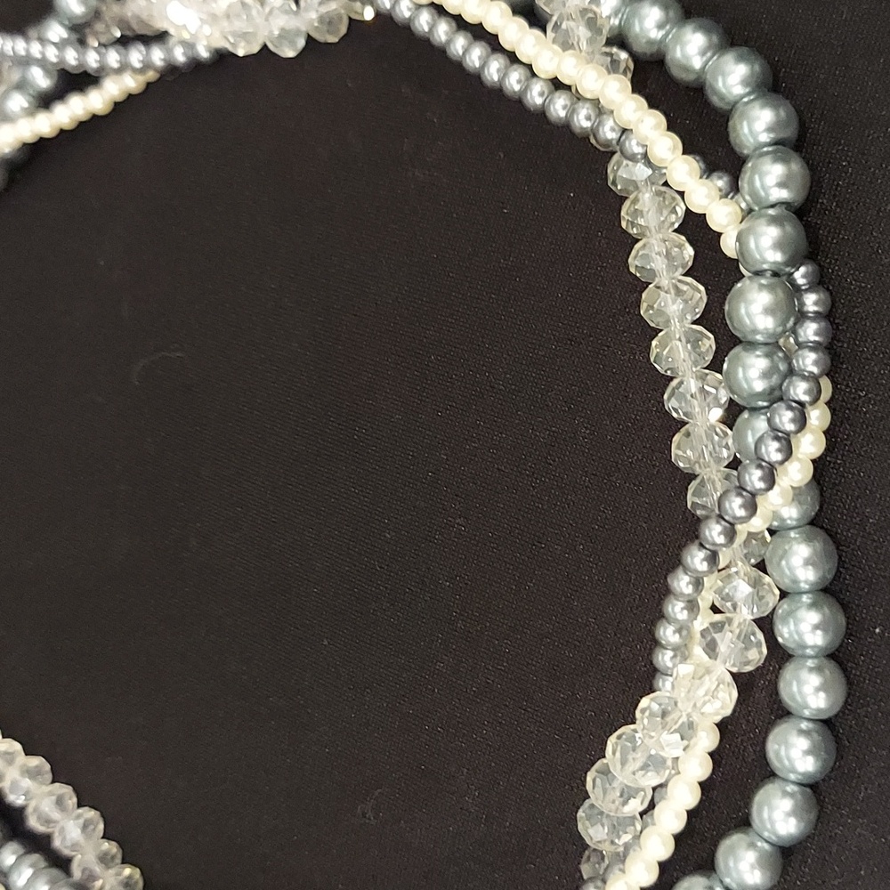 BEADED STATEMENT NECKLACE - Picture 5 of 7